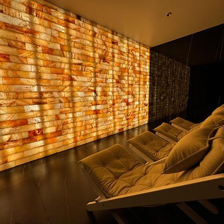 Park Hotel Bristol 우주고로트 외부 사진