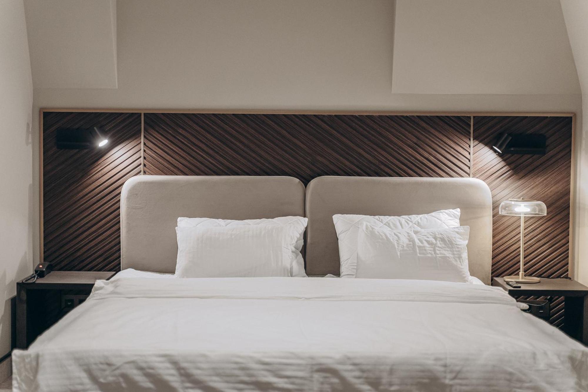 Park Hotel Bristol 우주고로트 외부 사진