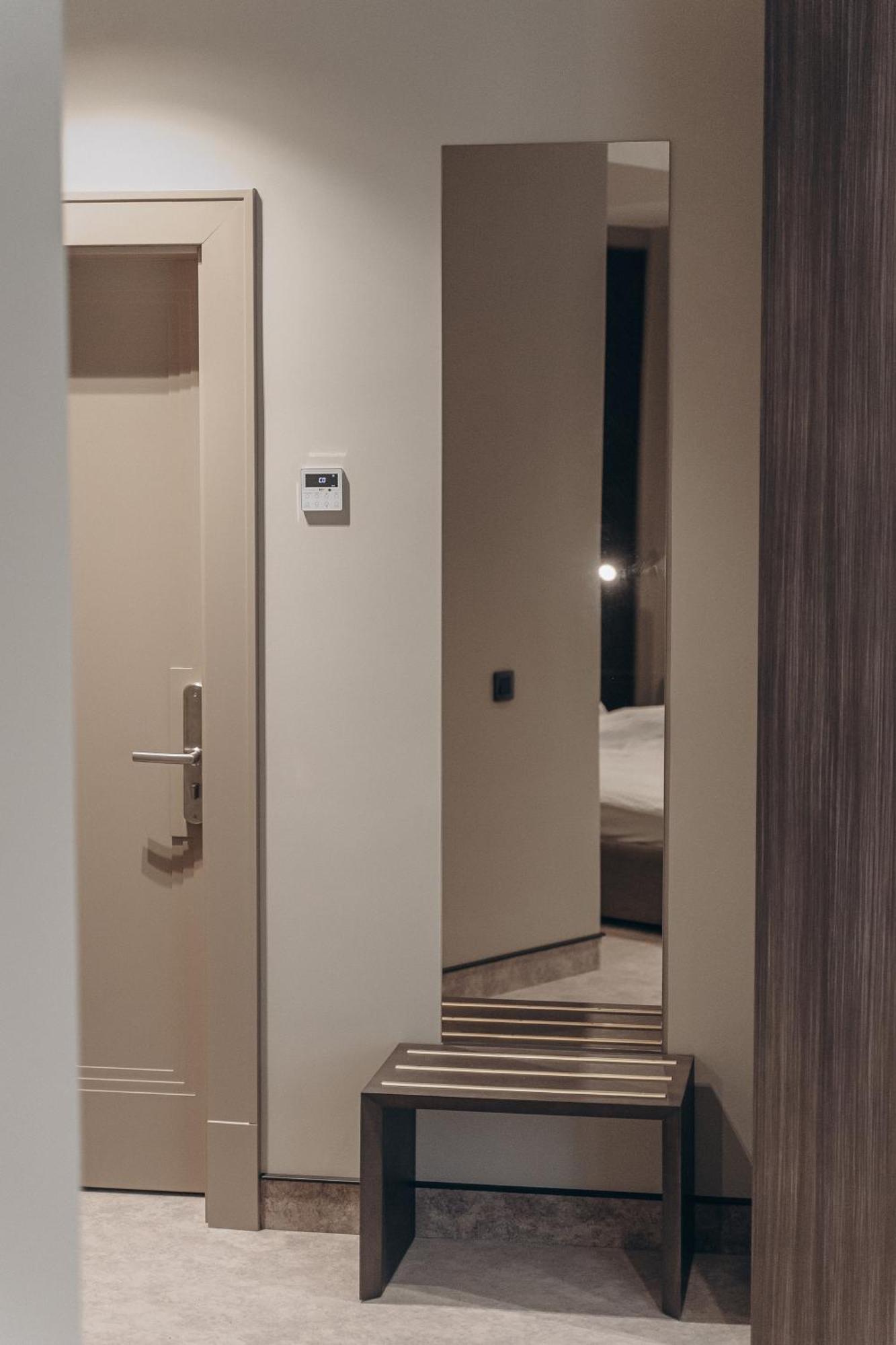 Park Hotel Bristol 우주고로트 외부 사진