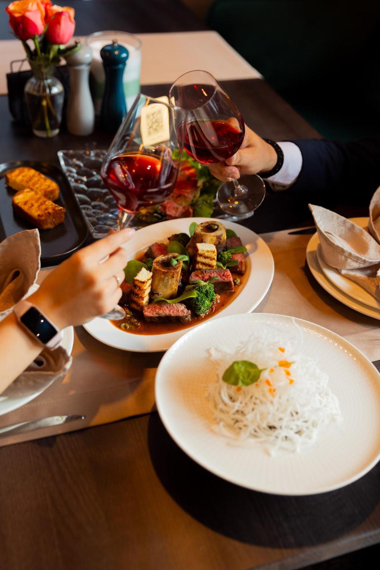Park Hotel Bristol 우주고로트 외부 사진