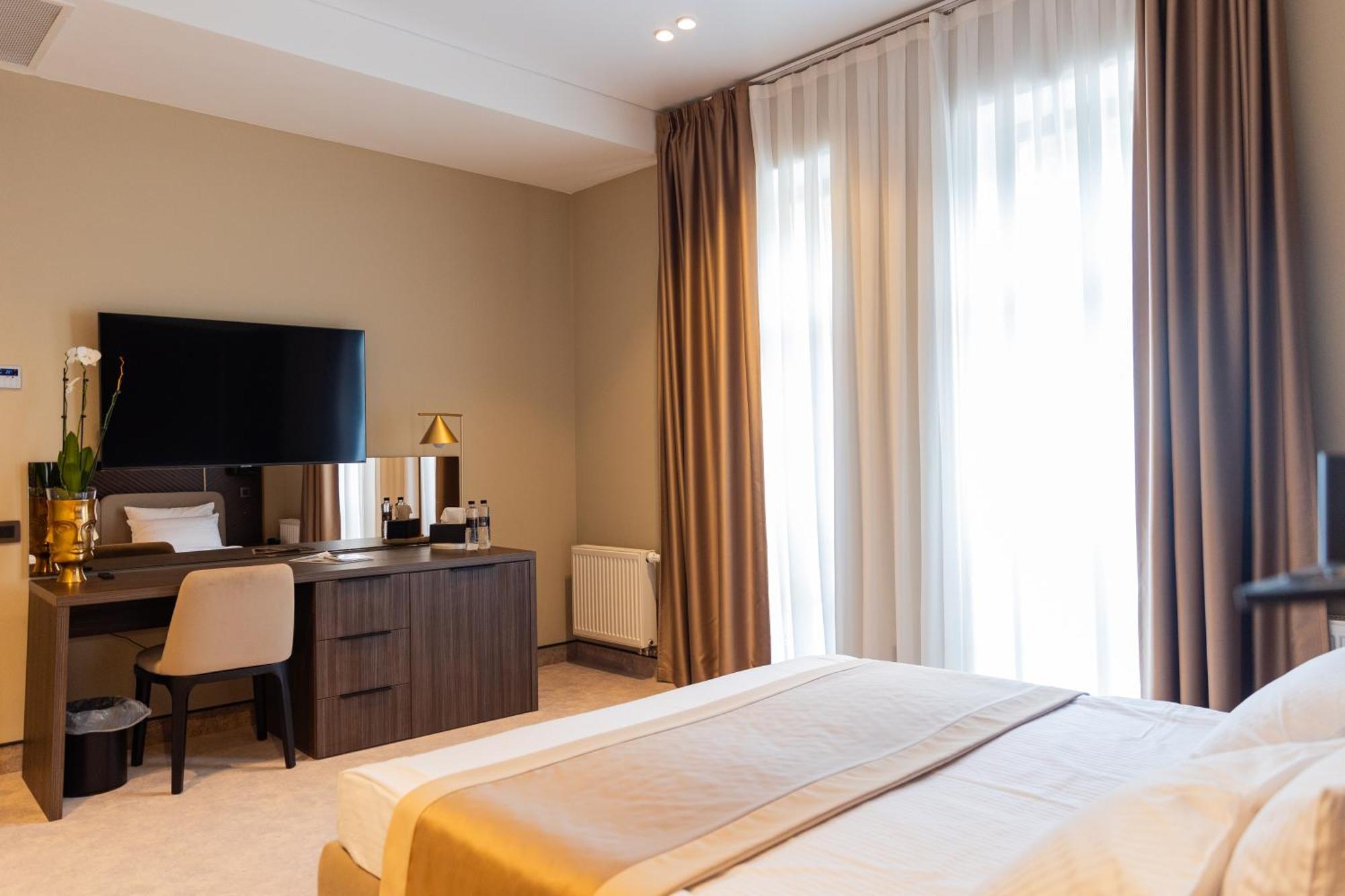 Park Hotel Bristol 우주고로트 외부 사진