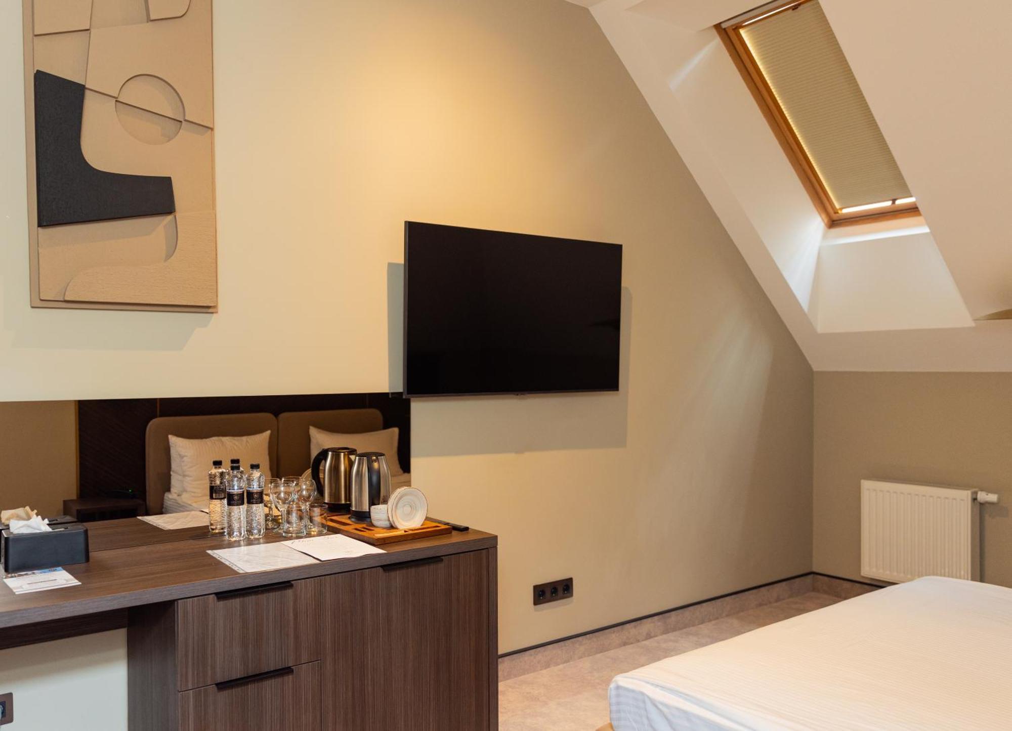 Park Hotel Bristol 우주고로트 객실 사진